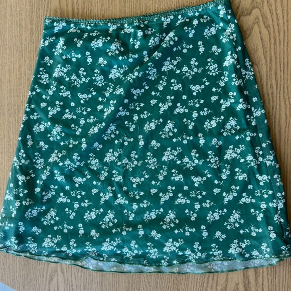 Princess Polly Green Mini Skirt - Picture 3 of 3